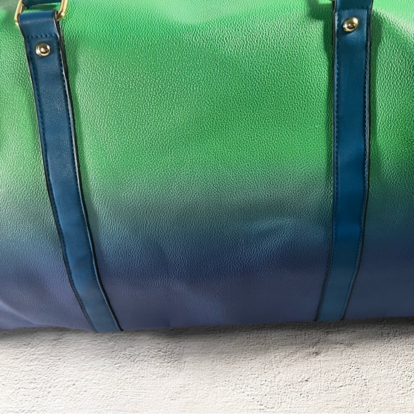 Fashion Duffle Bag Hombre Style NWOT - Picture 6 of 9